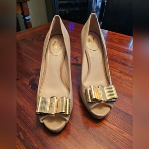 Vero Cucio cream leather high heeled shoes. Size 38.
